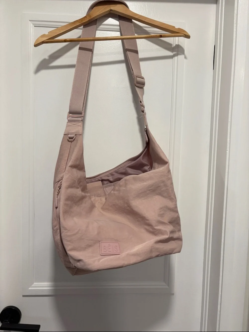 BEIS crescent catchall bag - Picture 3 of 11